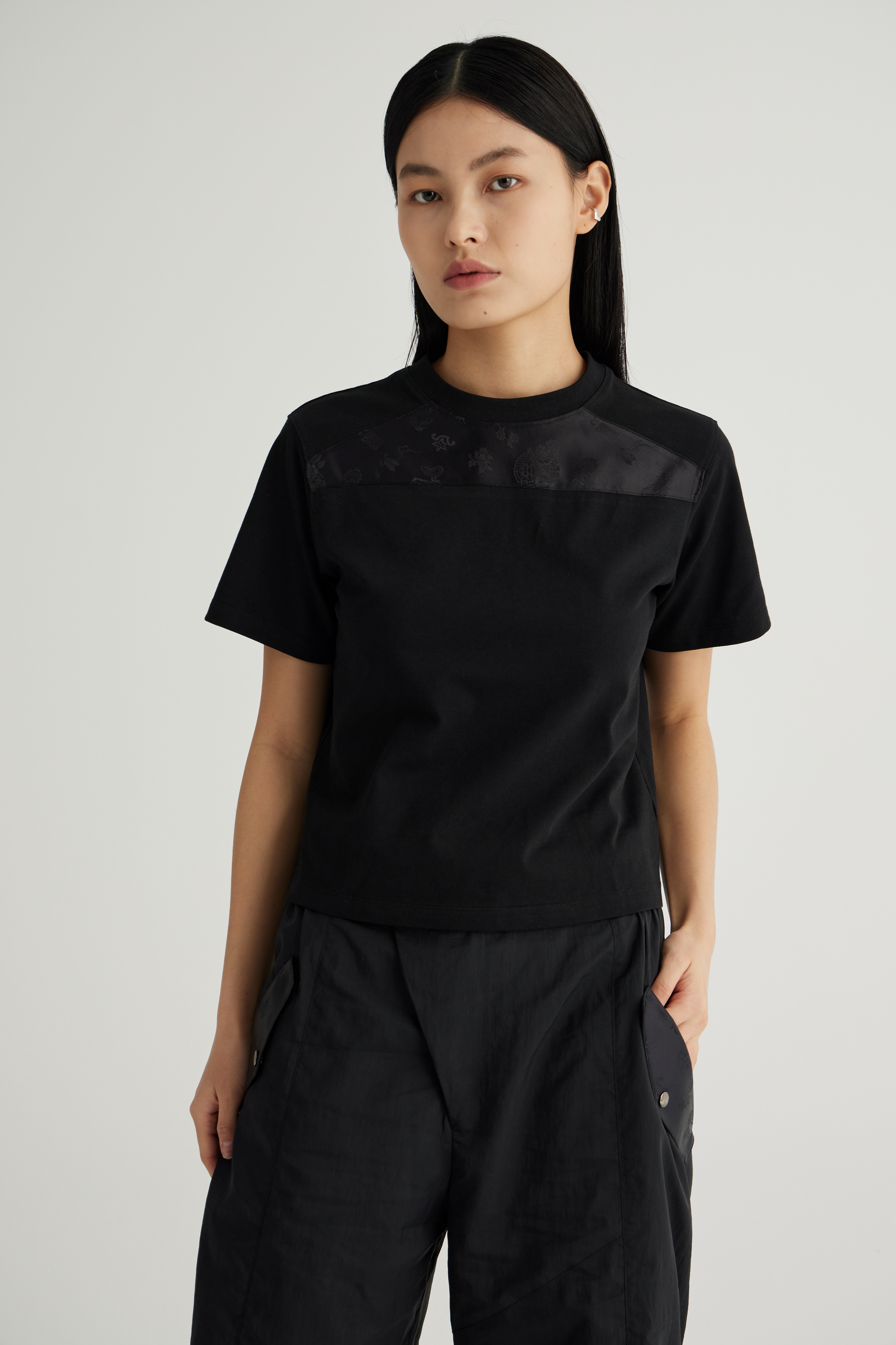 Fabric Point Crop T-shirts (Black)