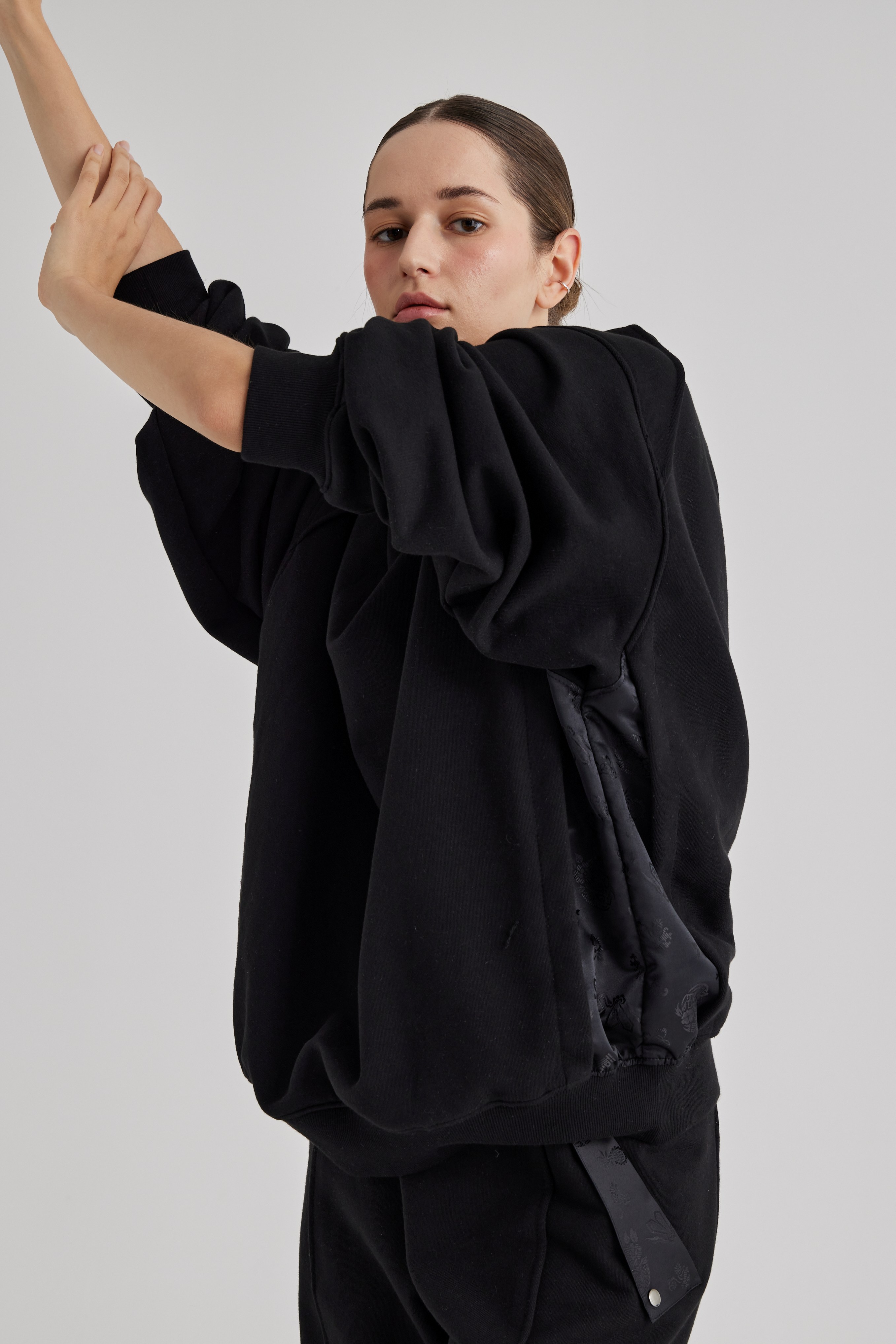Pin-tuck  Hanbok Sweatshirt (Black)