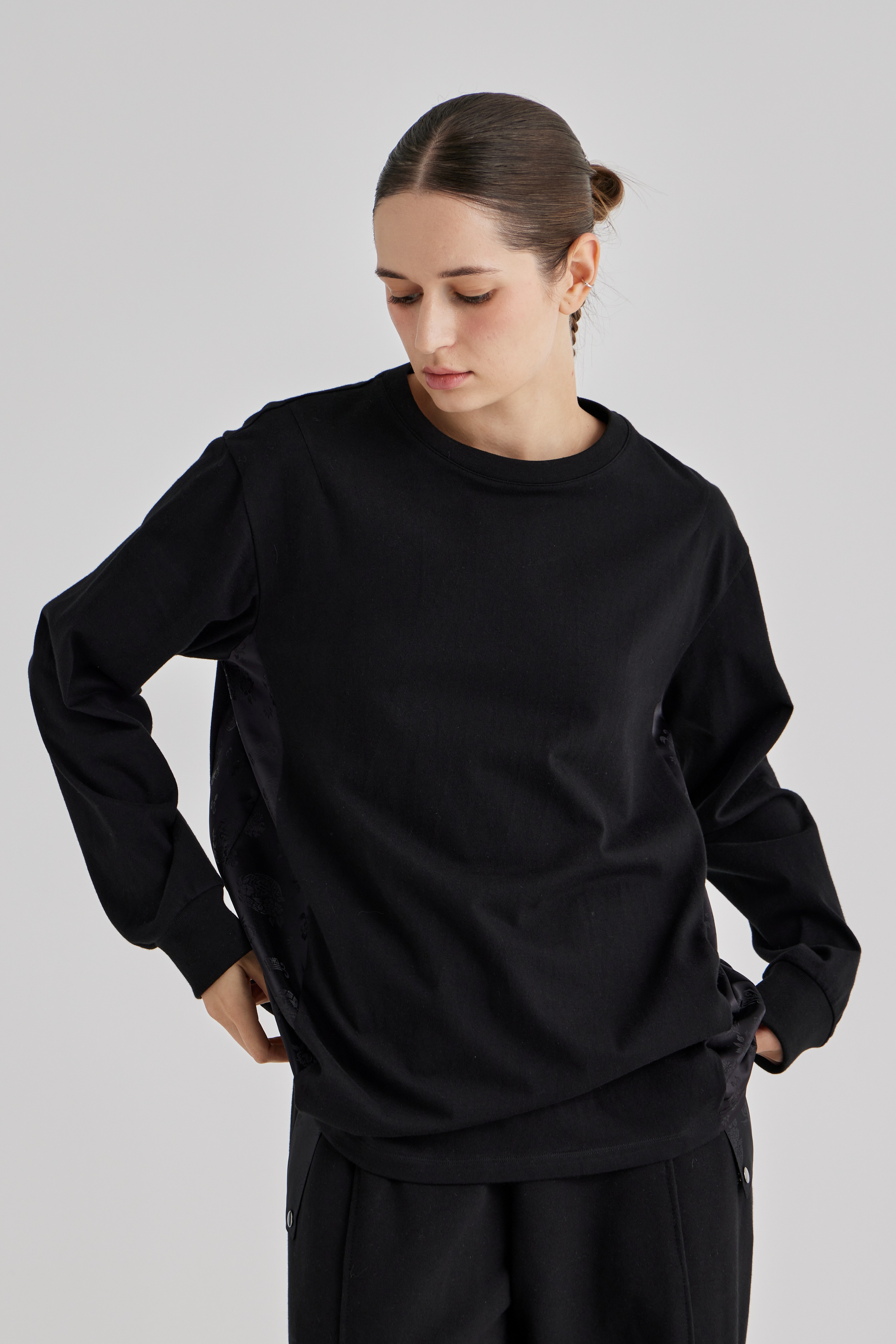 Pin-tuck  Hanbok Long Sleeve t-shirt (Black)